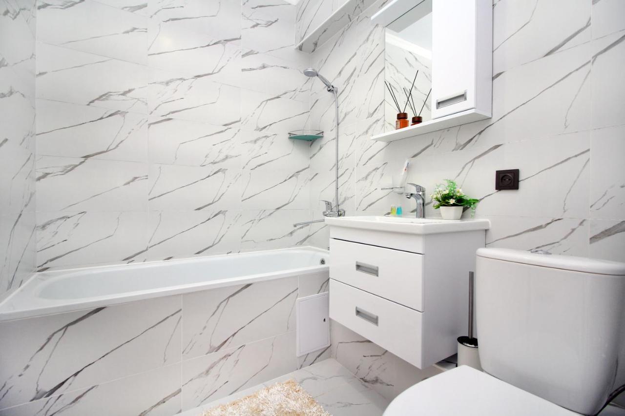 Cozy Studio In The Best Area! 5 Almaty Bagian luar foto